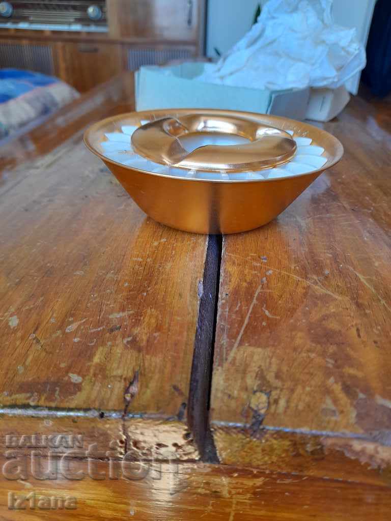 Delivery of Old souvenir ashtray, souvenir Delivery of Old souvenir ashtray, souvenir