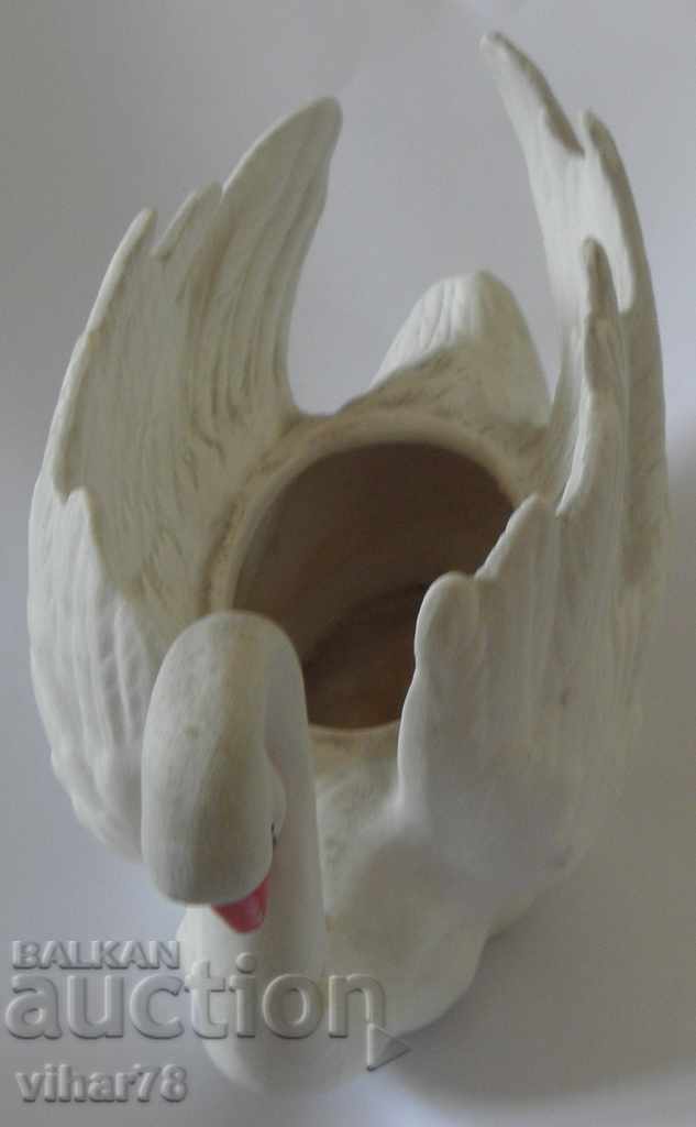 Goebel Swan porcelain figurine. - 5 Goebel Swan porcelain figurine. - 5