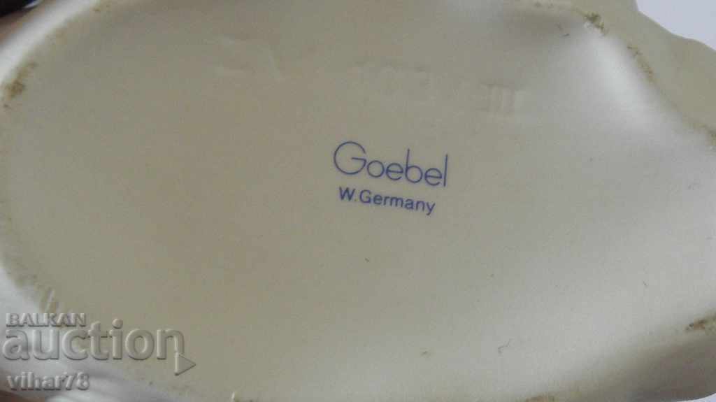 Goebel Swan porcelain figurine. - 6 Goebel Swan porcelain figurine. - 6