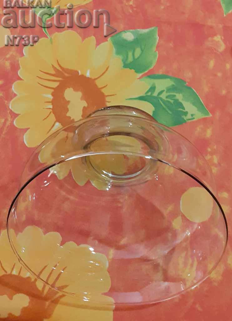 Delivery of BEAUTIFUL VASE. THIN GLASS. Delivery of BEAUTIFUL VASE. THIN GLASS.