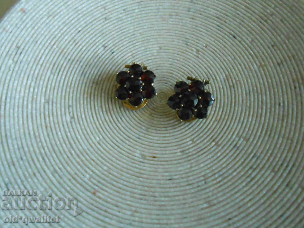 Auction ORIGINAL OLD EARRINGS WITH NATURAL GARNET, NORM Auction ORIGINAL OLD EARRINGS WITH NATURAL GARNET, NORM