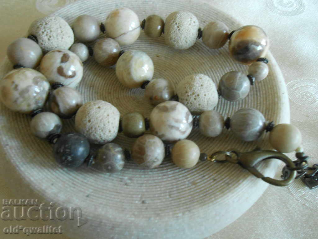 Delivery of Magnificent NECKLACE / NECKLACE, est. stones, STYLE and ELEGANCE