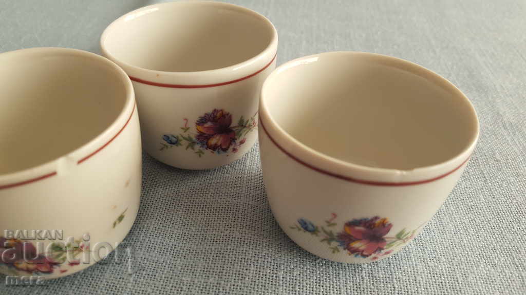 3 porcelain cups-Razgrad with price 10.00 BGN | € 5.11 3 porcelain cups-Razgrad with price 10.00 BGN | € 5.11