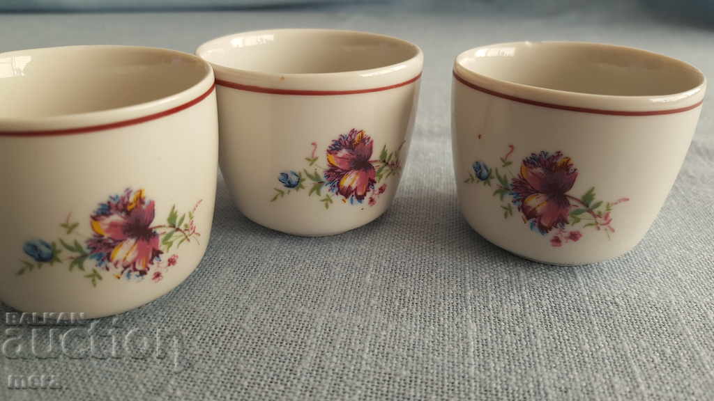 Auction 3 porcelain cups-Razgrad Auction 3 porcelain cups-Razgrad