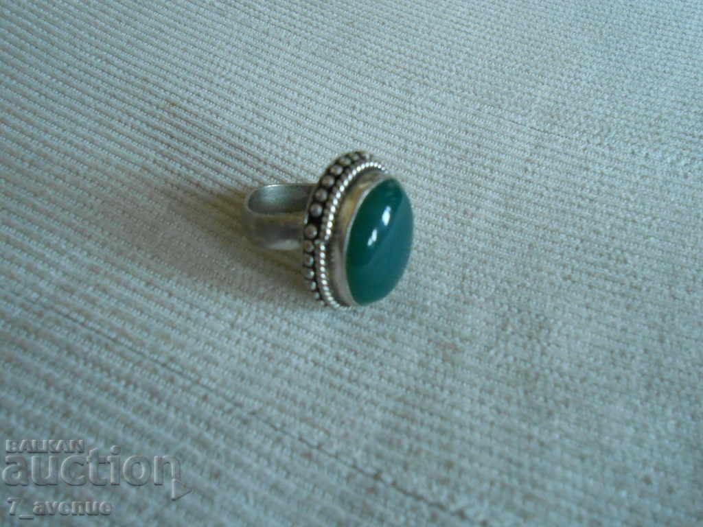 Ring with green stone VINTAGE 15.08.2021