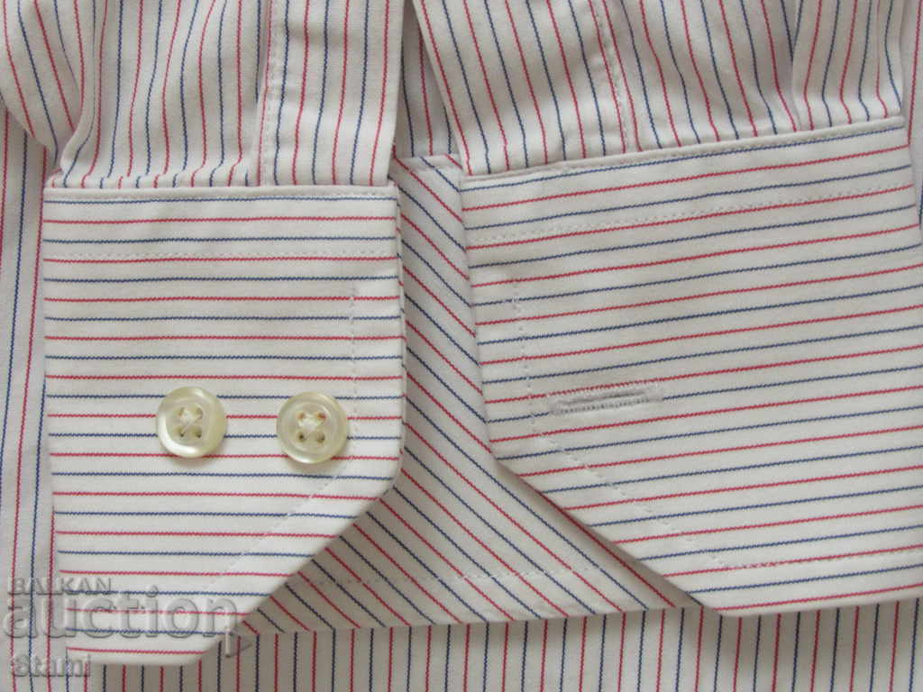 Delivery of Classic men's shirt Tommy Hilfiger size 42 Delivery of Classic men's shirt Tommy Hilfiger size 42