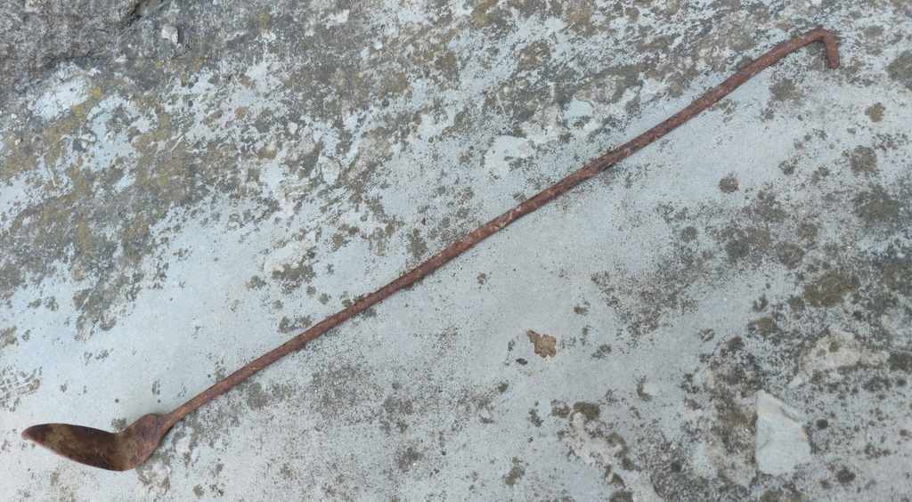 Auction  OLD RYE SHOVEL FIREPLACE STOVE CUMBURER COAL