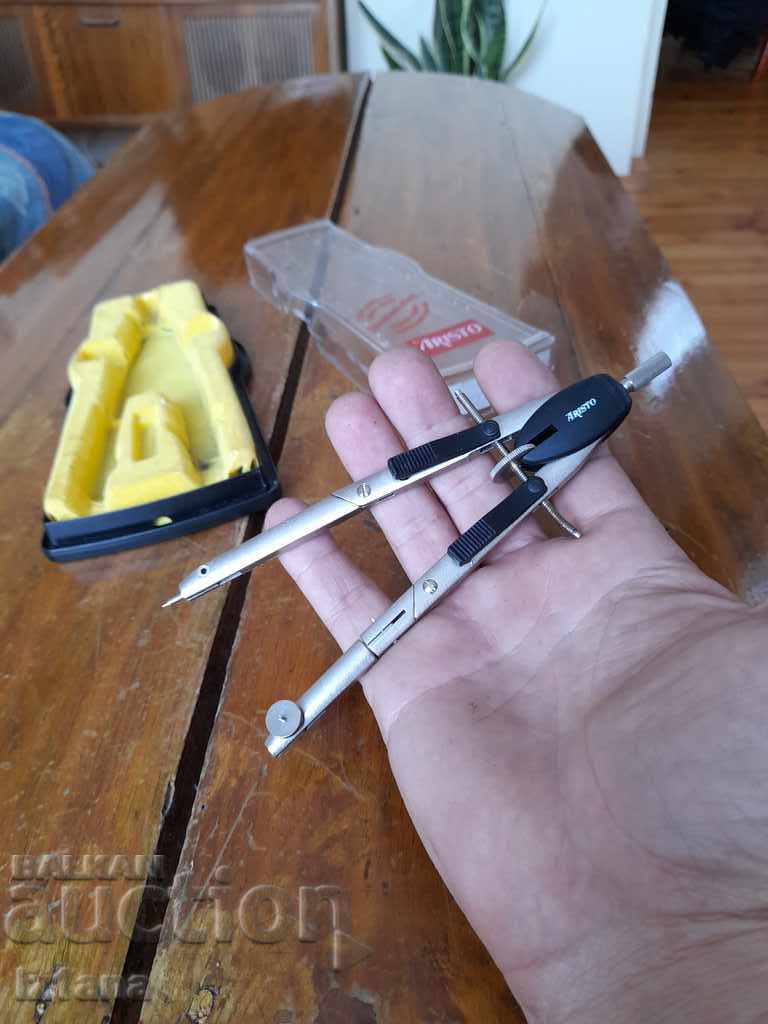 Old compass Aristo with price 10.00 BGN | € 5.11 Old compass Aristo with price 10.00 BGN | € 5.11