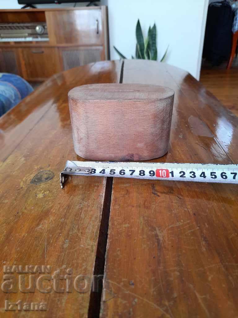 Auction Old wooden box Auction Old wooden box