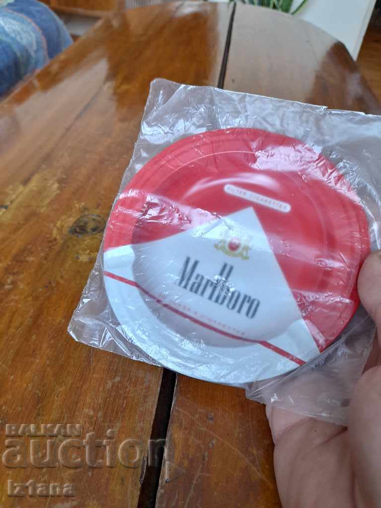 Old ashtray Marlboro with price 15.00 BGN | € 7.67