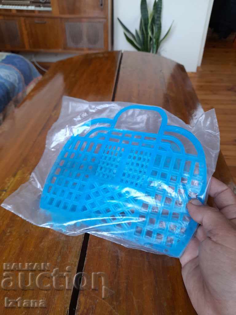 Παλιά παιδική τσάντα, παιχνίδι με τιμή 20.00 BGN | € 10.23 Παλιά παιδική τσάντα, παιχνίδι με τιμή 20.00 BGN | € 10.23