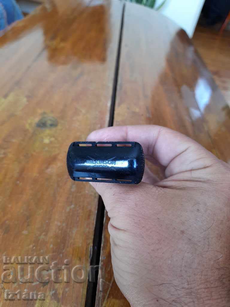 Delivery of Old Wilkinson razor