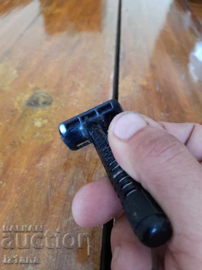 Old Wilkinson razor - 6