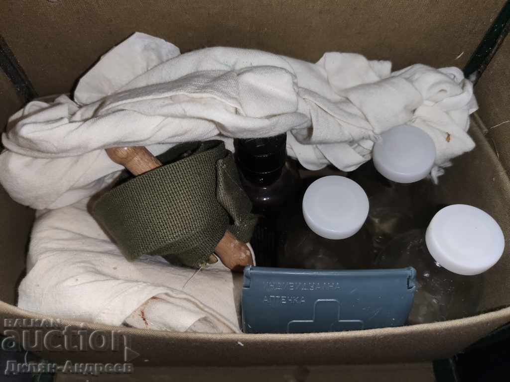 Old medical bag, Red Cross - Complete set! - 5