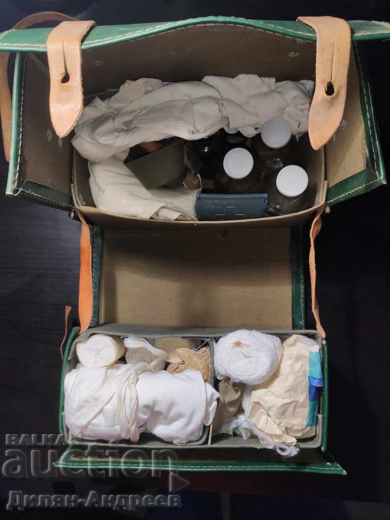 Old medical bag, Red Cross - Complete set!