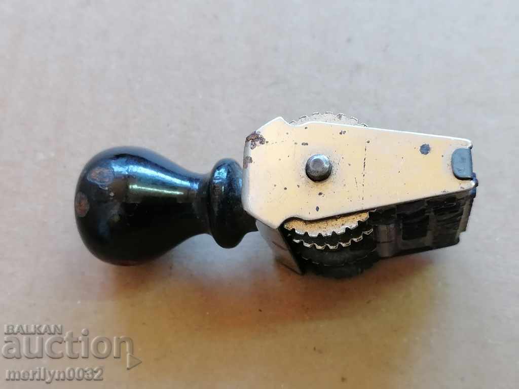 Auction Wet seal sensor was last used in September 1938 Auction Wet seal sensor was last used in September 1938