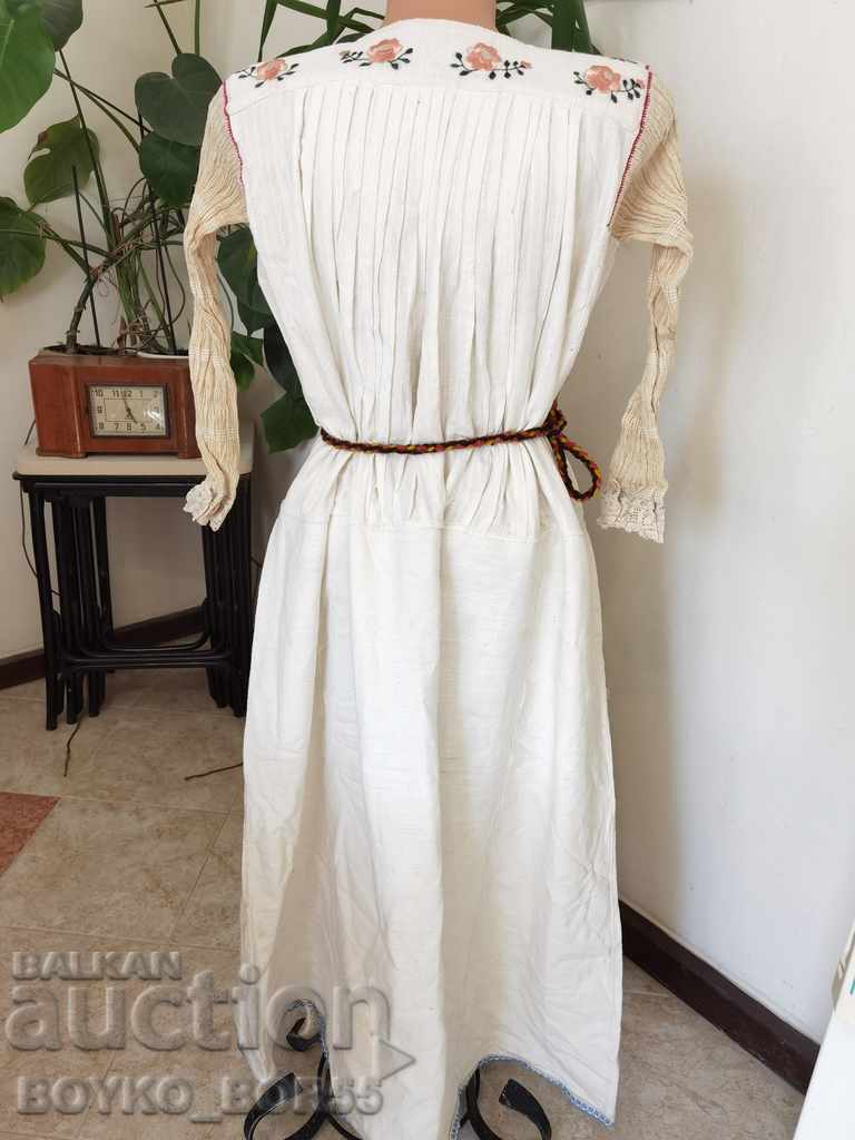 Delivery of Authentic Antique Royal Dress Blouse from Folk Costume Delivery of Authentic Antique Royal Dress Blouse from Folk Costume