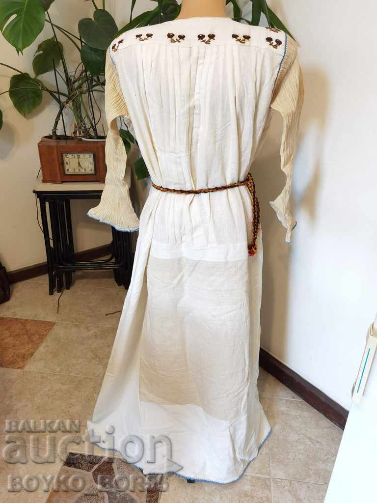 Delivery of Authentic Antique Royal Dress Blouse from Folk Costume Delivery of Authentic Antique Royal Dress Blouse from Folk Costume