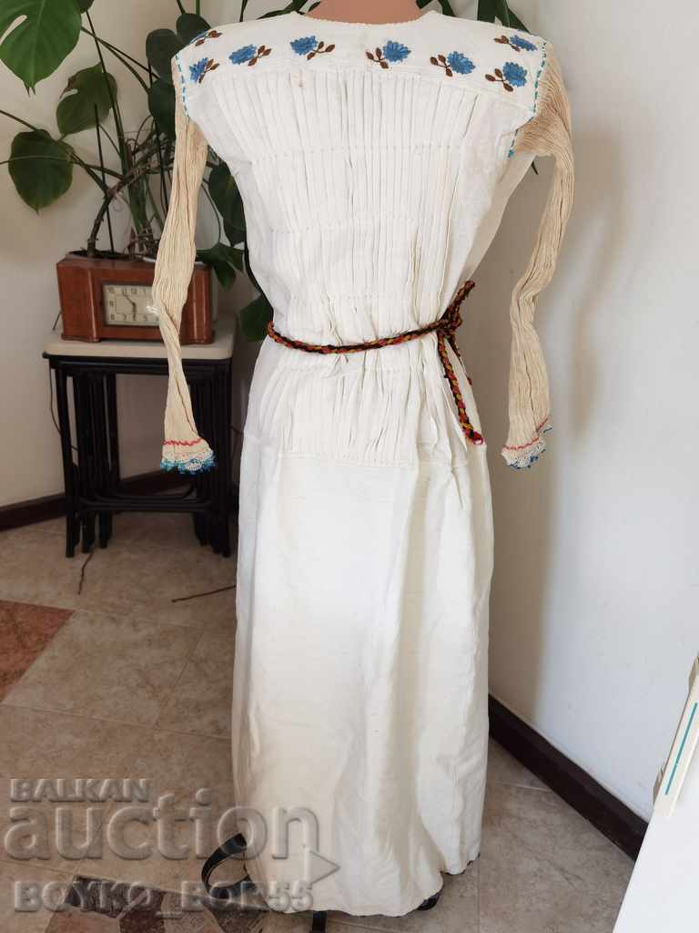 Delivery of Authentic Antique Royal Dress Blouse from Folk Costume Delivery of Authentic Antique Royal Dress Blouse from Folk Costume