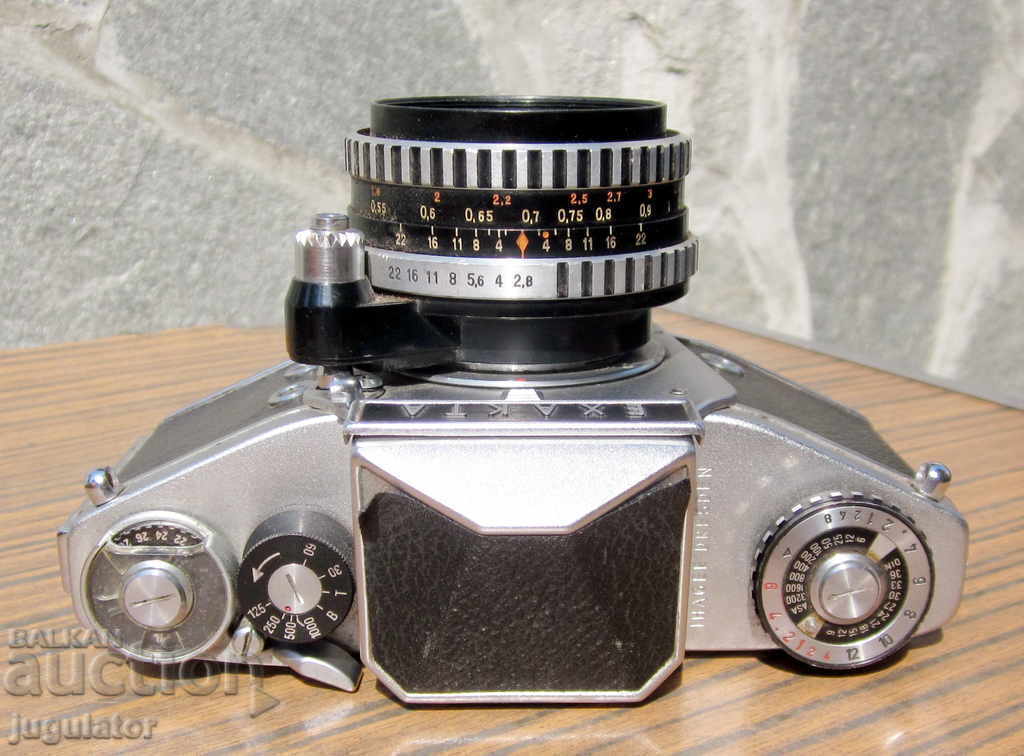 Доставка на стар Германски фотоапарат EXAKTA VX 1000 и работи