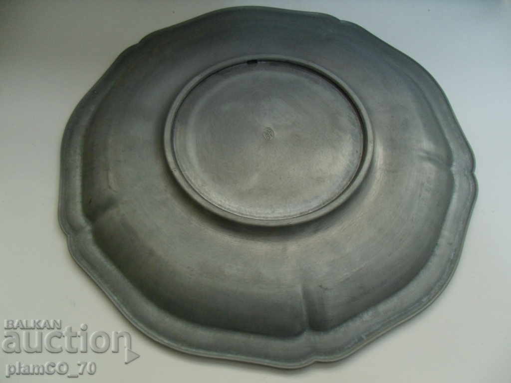 Livrarea №*5539 tavă veche din metal