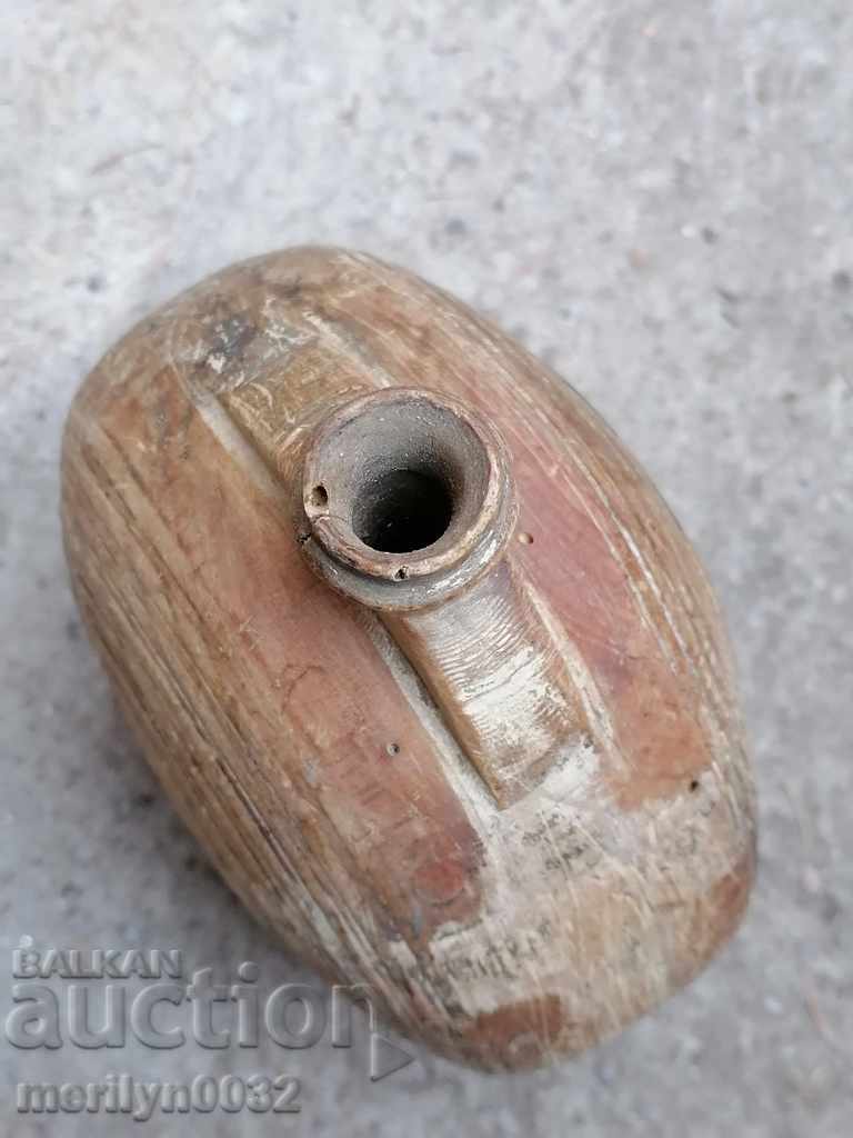 Auction King's flask, wooden bucket, barrel, barrel Auction King's flask, wooden bucket, barrel, barrel