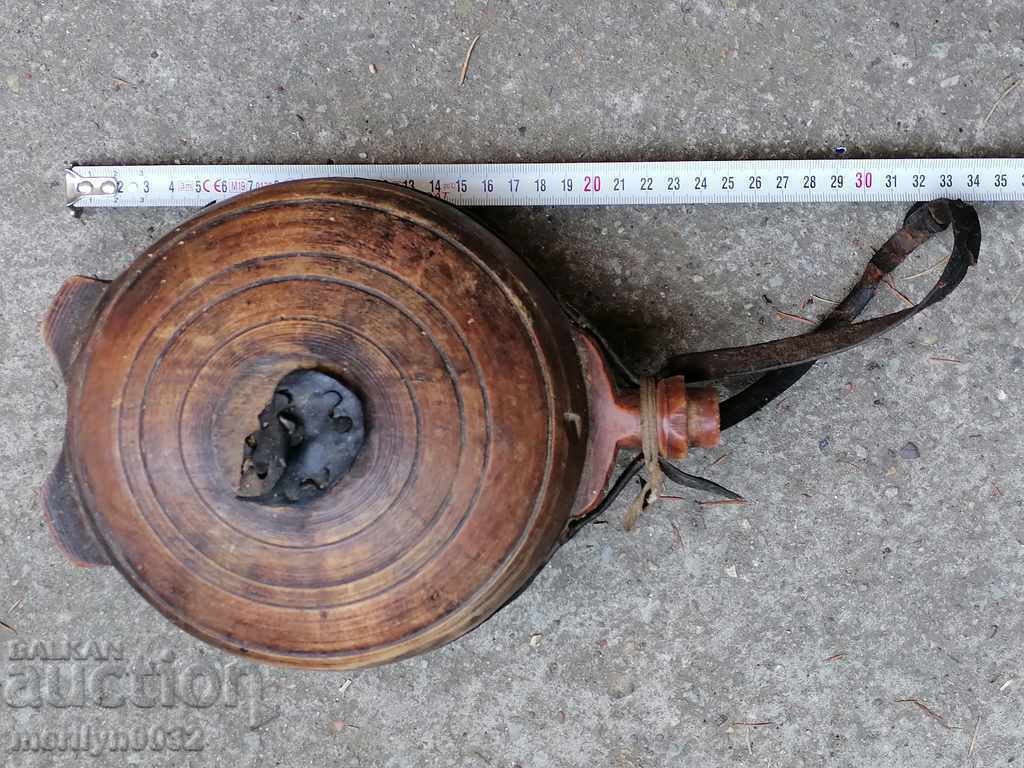 Auction King's flask, wooden bucket, barrel, barrel Auction King's flask, wooden bucket, barrel, barrel