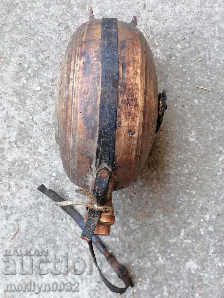 King's flask, wooden bucket, barrel, barrel - 6 King's flask, wooden bucket, barrel, barrel - 6