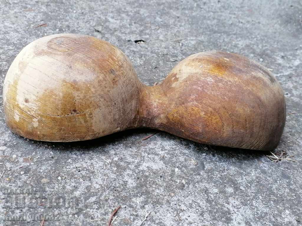 An old wooden salon, a salt pan with a spoon, the wooden one - 5 An old wooden salon, a salt pan with a spoon, the wooden one - 5