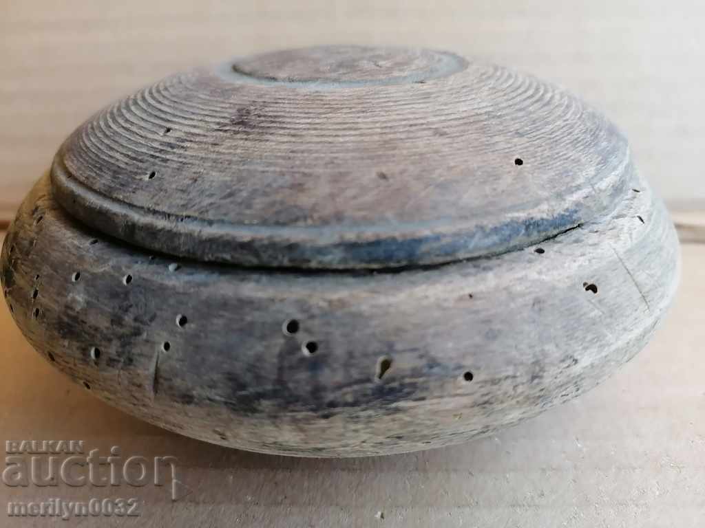 Wooden bowl, bowl, dancer, wooden with price 42.00 BGN | € 21.47 Wooden bowl, bowl, dancer, wooden with price 42.00 BGN | € 21.47