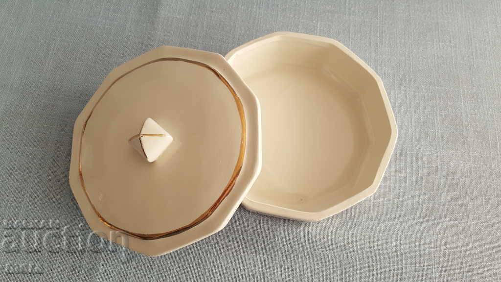 Auction Polygonal porcelain jeweler Auction Polygonal porcelain jeweler