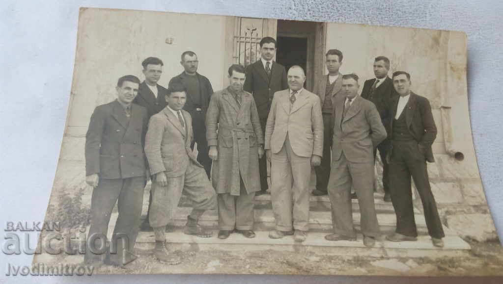 Φωτογραφία Βολβοί κύριοι ντυμένοι με κοστούμια 1936
