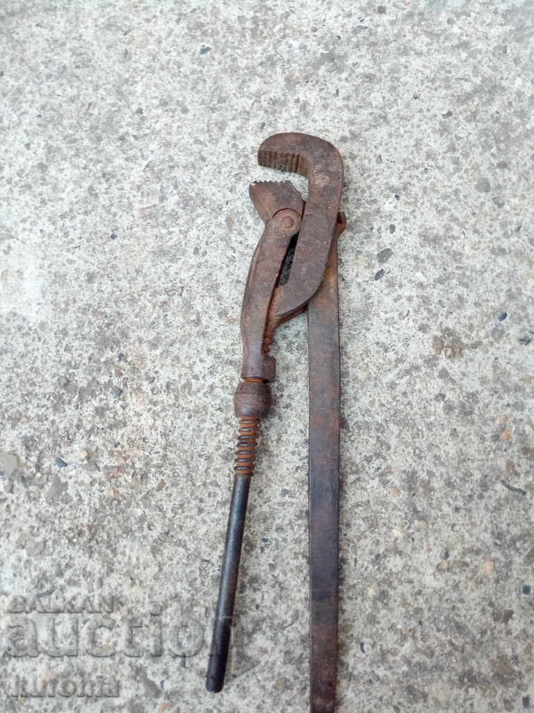 Παλιά κλειδί σωλήνα με τιμή 34.99 BGN | € 17.89 Παλιά κλειδί σωλήνα με τιμή 34.99 BGN | € 17.89