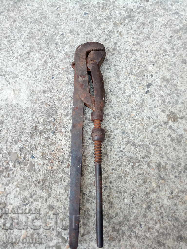 Old pipe key