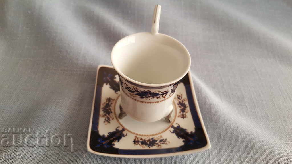 Auction Stylish porcelain cup with saucer-Royal England Auction Stylish porcelain cup with saucer-Royal England