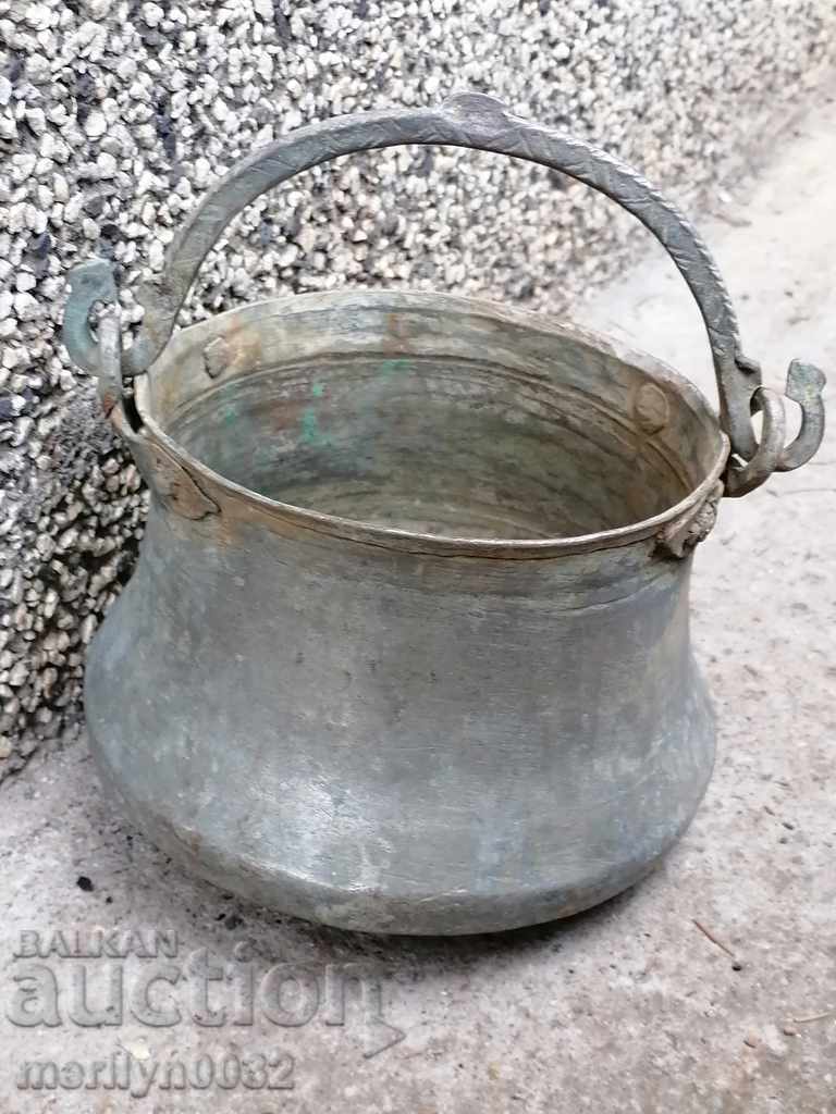 Старо бакърено менче бакър, котле с цена 71.00 лв. | € 36.30 Старо бакърено менче бакър, котле с цена 71.00 лв. | € 36.30