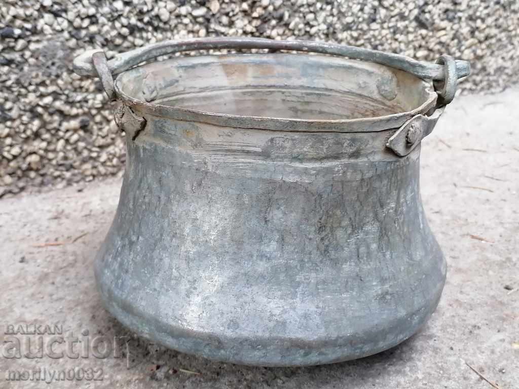 Аукцион Старо бакърено менче бакър, котле Аукцион Старо бакърено менче бакър, котле