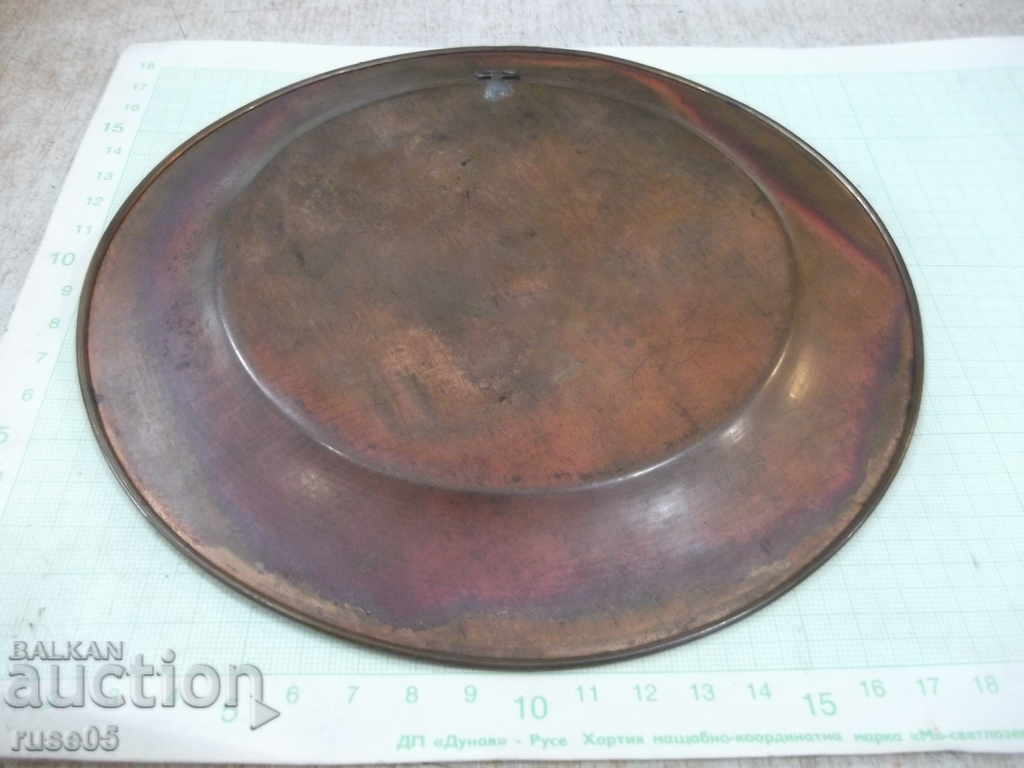 Delivery of Copper round panel engraved on the wall