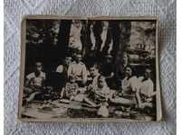 GRAMOPHONE RECORD PICNIC FAMILY PHOTO