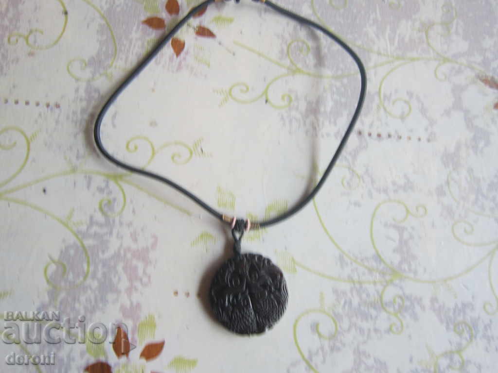 Auction  Amazing locket necklace carved stone