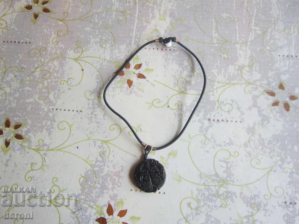 Amazing locket necklace carved stone - 7