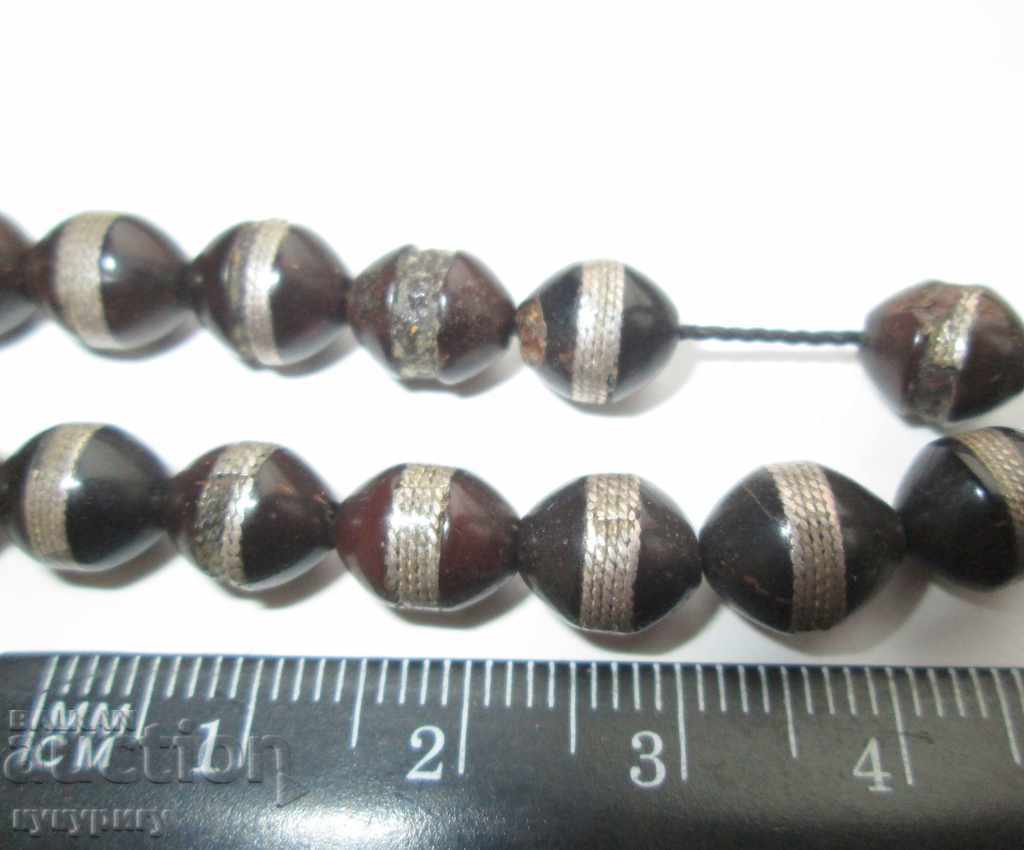 Аукцион Стара броеница 33 зърна с декорации Аукцион Стара броеница 33 зърна с декорации