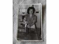 BEER CIGARETTE COUNTER SELLER PHOTO 1981