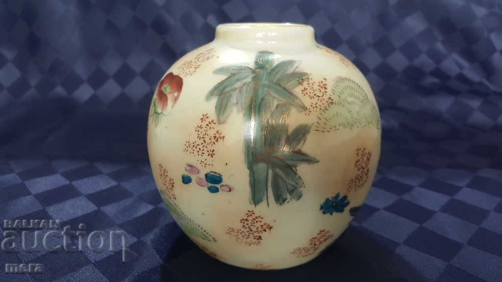 Delivery of Porcelain Chinese vase Delivery of Porcelain Chinese vase