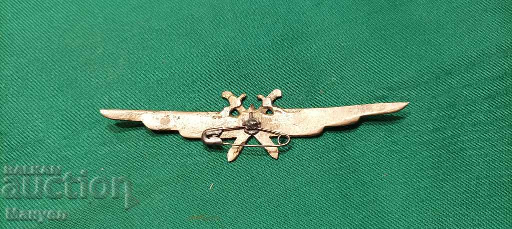 Auction I sell a military embroidery sign. Auction I sell a military embroidery sign.