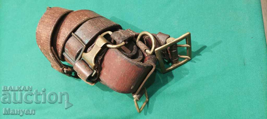 Vând o curea rară de ofițer regal. cu preț 47.00 BGN | € 24.03