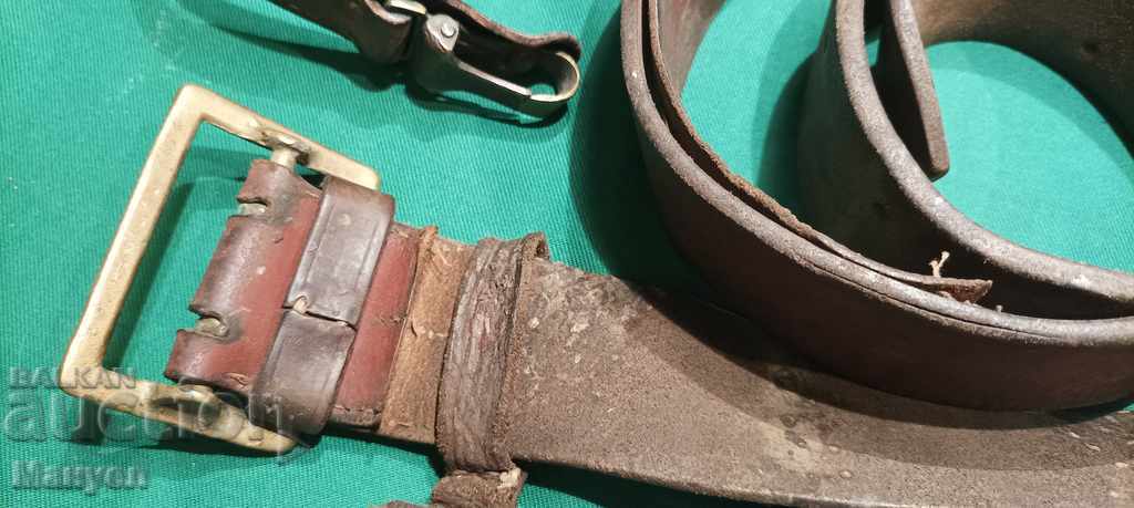 Licitație Vând o curea rară de ofițer regal.