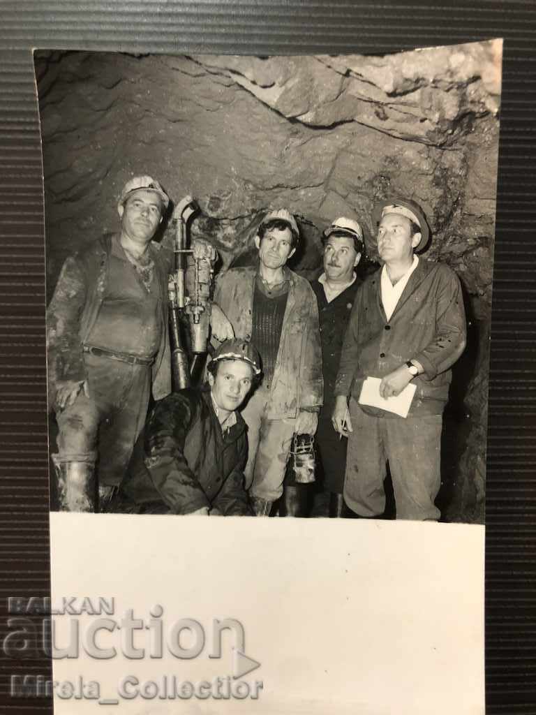 Παλαιά ανθρακωρύχοι ανθρακωρύχων φωτογραφιών σε ορυχείο ορυχείου