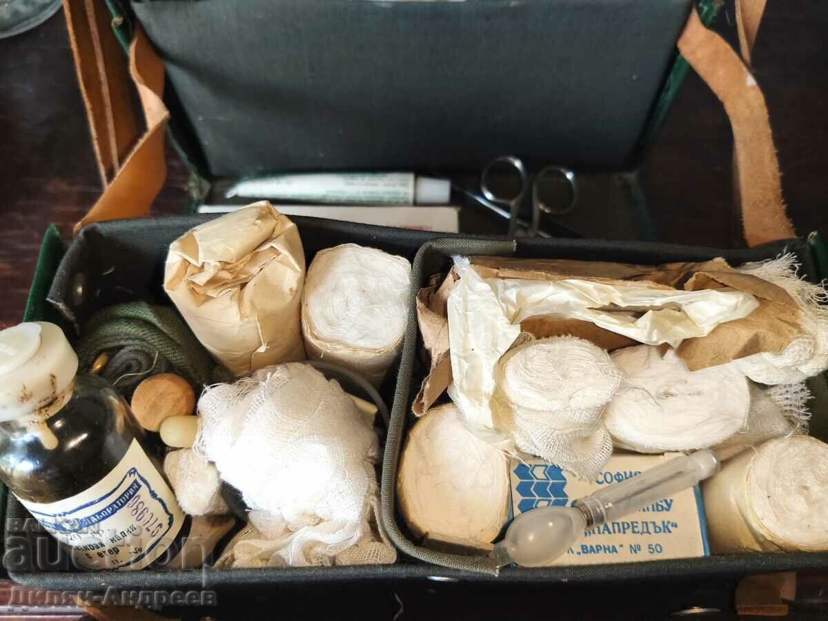 Παράδοση Παλιά ιατρική τσάντα, Ερυθρός Σταυρός - Πλήρες σετ! Παράδοση Παλιά ιατρική τσάντα, Ερυθρός Σταυρός - Πλήρες σετ!