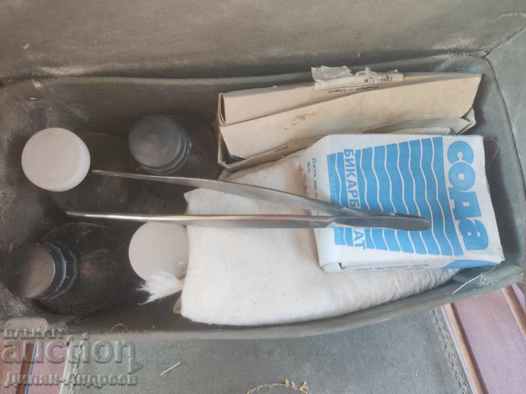 Old medical bag, Red Cross - Complete set! - 6 Old medical bag, Red Cross - Complete set! - 6